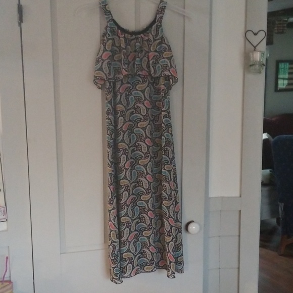 Girls long dtess - Picture 1 of 5